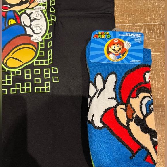 Super Mario Kids T-shirt & Sock Bundle NWT - Picture 2 of 6